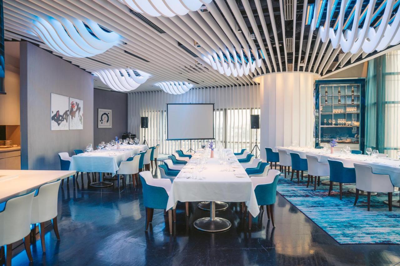 St Giles Gardens Hotel Kuala Lumpur Esterno foto The interior of the restaurant