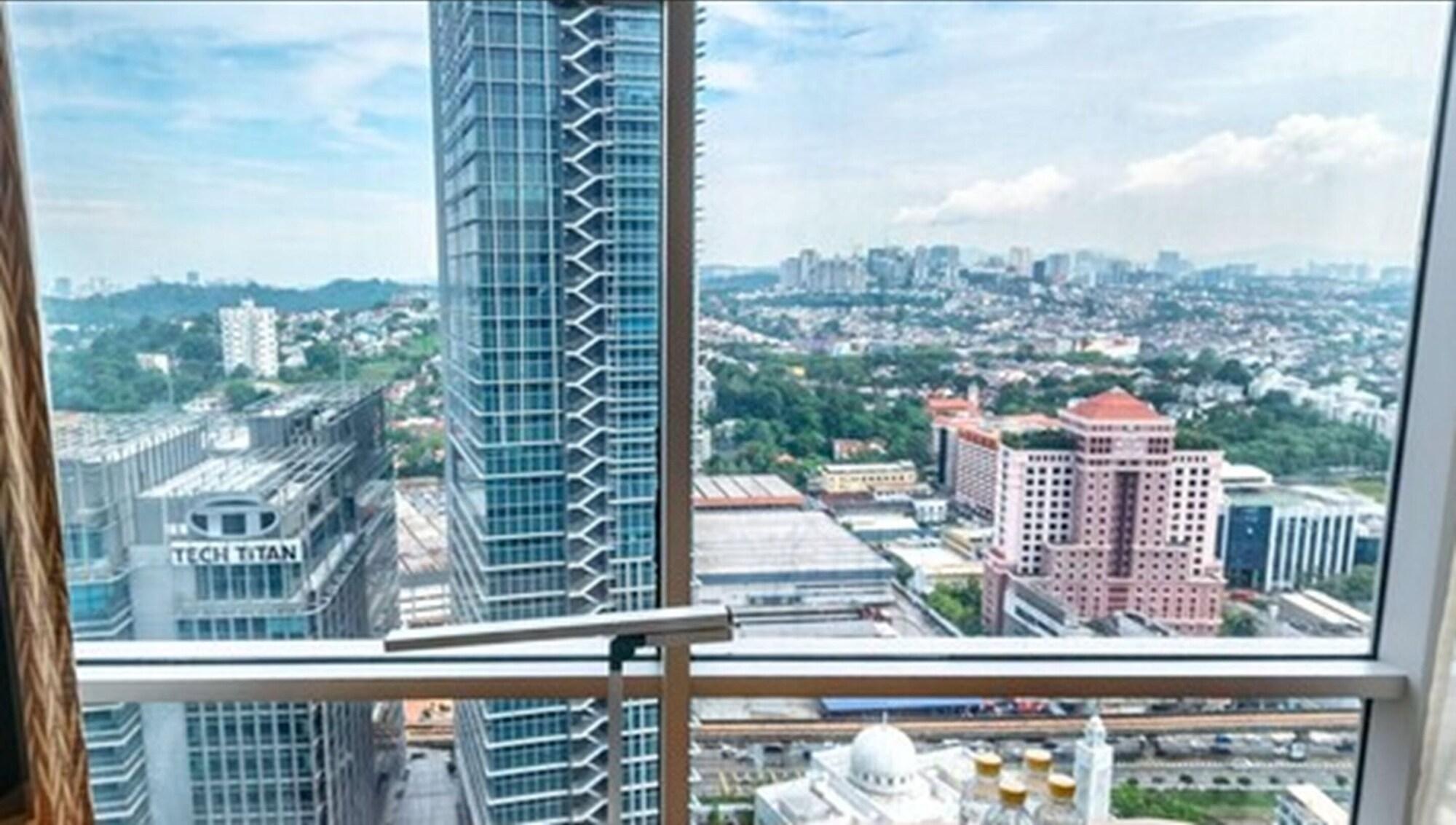 St Giles Gardens Hotel Kuala Lumpur Esterno foto View from the 36th floor of the tower