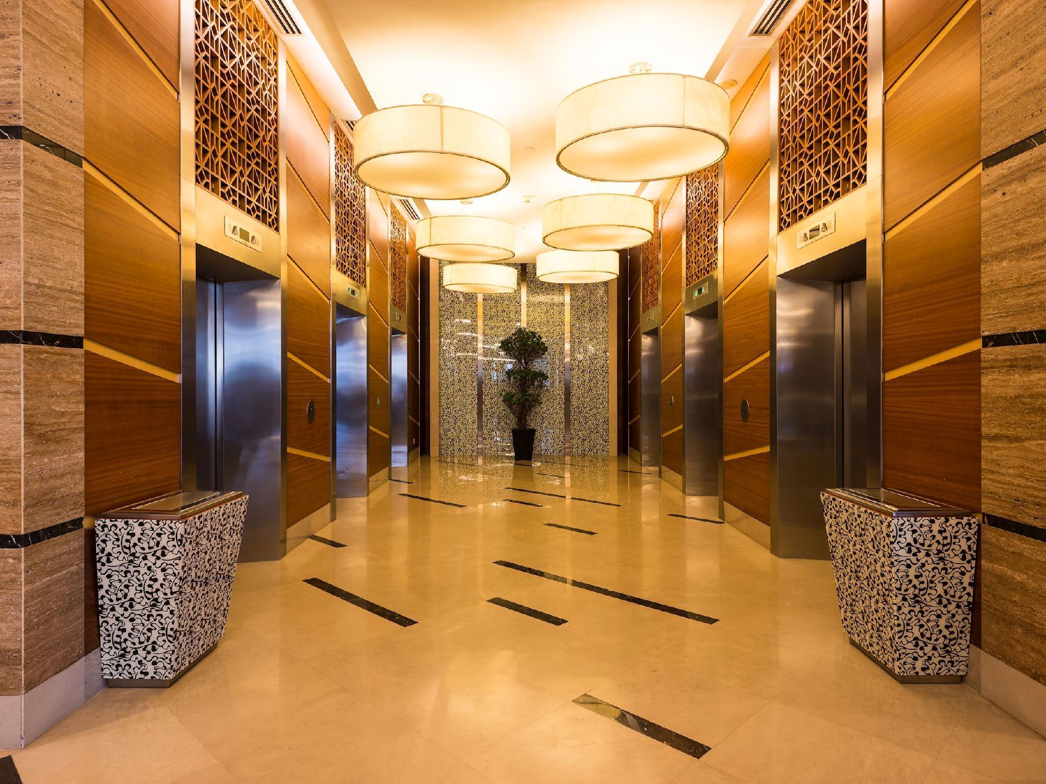 St Giles Gardens Hotel Kuala Lumpur Esterno foto The elevator lobby